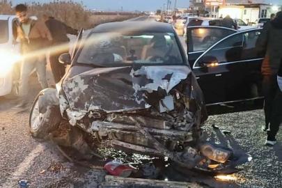 Akçakale’de iki araç çarpıştı: 3 yaralı