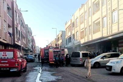 Bağlarbaşı'nda yangın: Talaşlar alev aldı