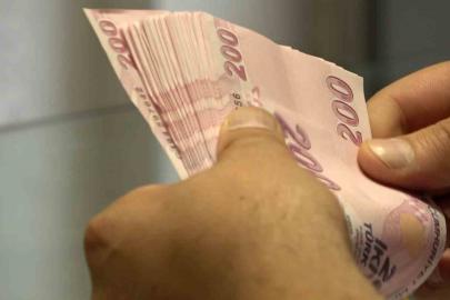 Emeklilerin Aralık ayı "pazar desteği" ödemeleri hesaplara yattı