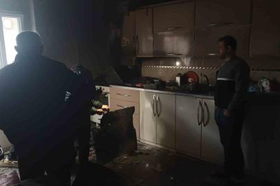Evde çıkan yangında 1 kişi dumandan etkilendi
