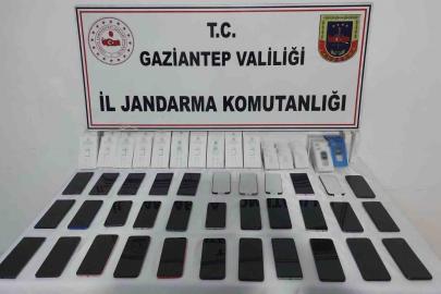 Gaziantep’te 800 bin TL değerinde kaçak telefon ele geçirildi