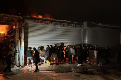 Hatay’da 9 iş yeri yanarak kullanılmaz hale geldi