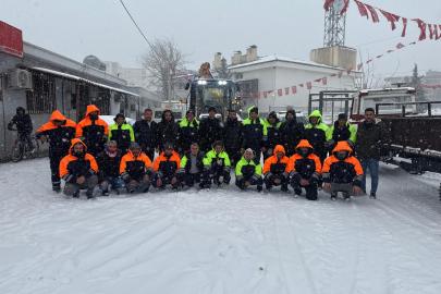 Hilvan Belediyesi karla mücadelede sahada