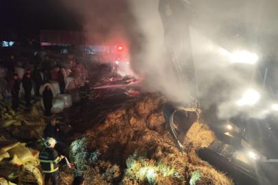 Şanlıurfa’daki hayvan çiftliğinde büyük yangın