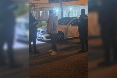 Seyir halindeki otomobile silahlı saldırı: 1 yaralı