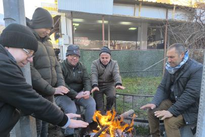 Soğuk havalar en fazla pazarcı esnafını etkiledi