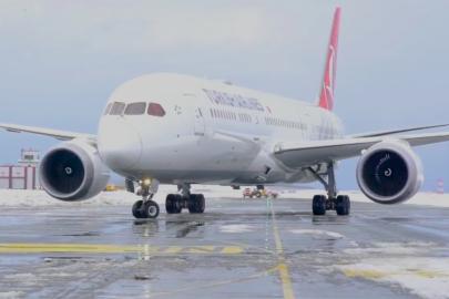 Diyarbakır uçağı Şanlıurfa'ya indi