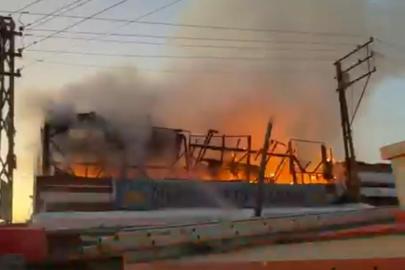 Kafenin terası alevlere teslim oldu