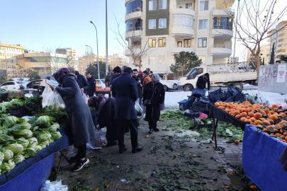 Şiddetli don Şanlıurfa'da pazarları vurdu!