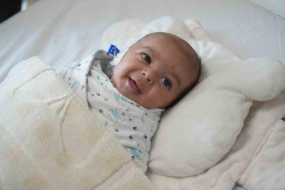 Kafasındaki nadir tümör alındı, hayata tekrar gülümsedi