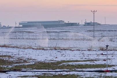 Karlı havada bile kaçak elektrikle sulama yaptılar