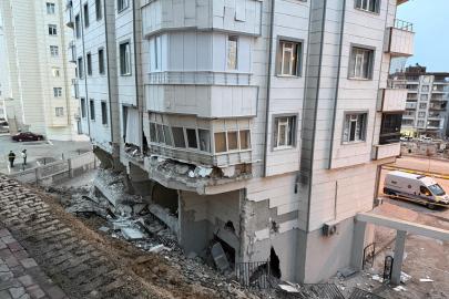 Şanlıurfa’da istinat duvarı çöktü