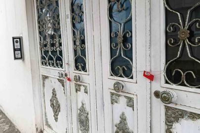 İstinat duvarı yıkıldı: Apartman boşaltıldı