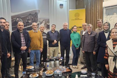 Tezölmez, Modern Türk Şiirini anlattı