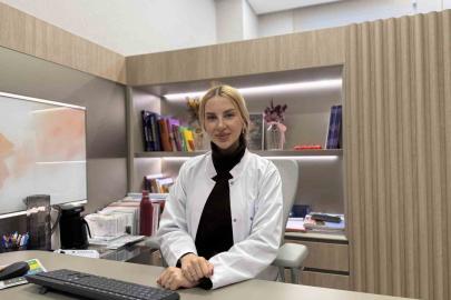 Uzmanlardan ’Çocuklarda makyaj’ uyarısı: "Pek çok cilt hastalığını çok çok erken yaşta görmeye başladık"