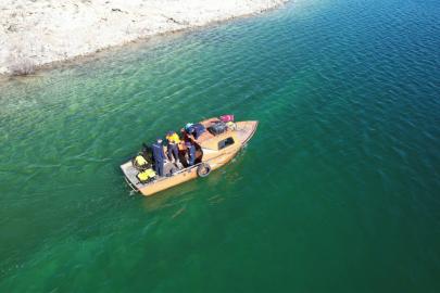 Atatürk Barajı'nda füze parçası aranıyor