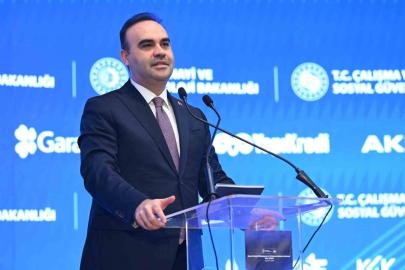 Bakan Kacır: "Sanayi katma değerimiz yüzde 2,9 ile son dört yılın en hızlı artışını kaydetti"