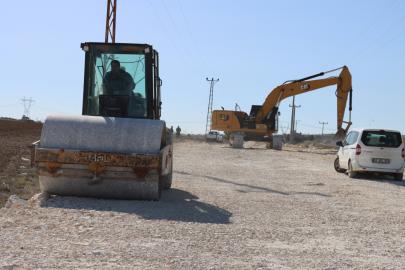 Büyükşehir, Karaköprü’de 14 km’lik grup yolunu sıcak asfaltla buluşturuyor