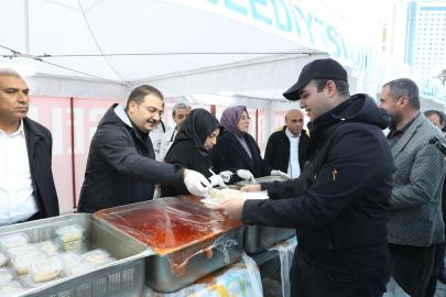 Canpolat ve Vekil Yazmacı, iftar sofrasında vatandaşlarla buluştu