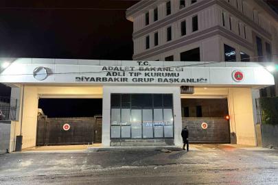 Eşi ile uygunsuz şekilde yakaladığı adama kurşun yağdırdı: 1 ölü, 1 yaralı