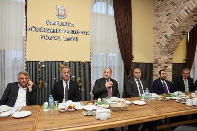 Gülpınar, ilçe belediye başkanlarıyla iftarda buluştu