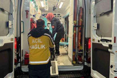 iki otomobil çarpıştı: 2 yaralı