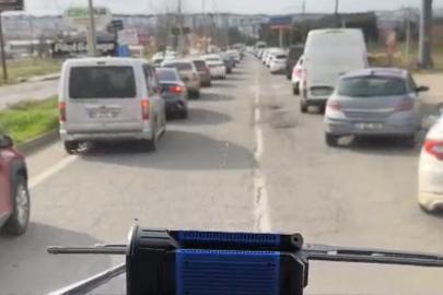 İtfaiye ekiplerine ‘fermuar’ sistemiyle yol verdiler