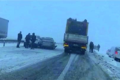 Kar yağışı Diyarbakır yolunda zincirleme kazaya yol açtı