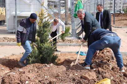 KARAKÖPRÜ’DE PARKLAR YAZ SEZONUNA HAZIRLANIYOR