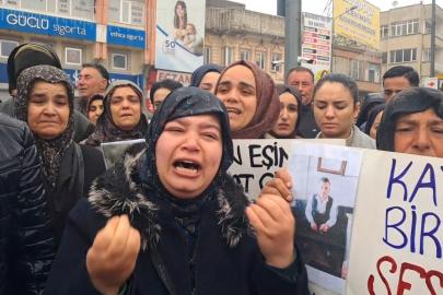 Kayıp iki gencin aileleri yetkililerden yardım istedi