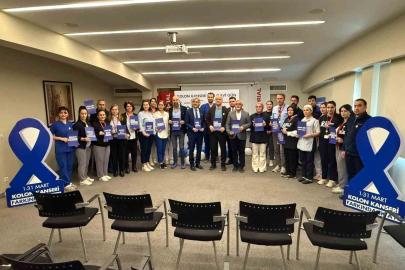 Kolon kanserine dikkat çekmek için sunumlar gerçekleştirildi