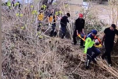 Kontrolden çıkan tır çaya düştü, sürücü hayatını kaybetti
