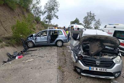 Otomobil ile ticari araç çarpıştı: 6 yaralı