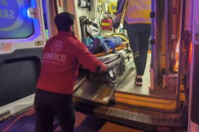 Otomobilin çarptığı 3 kişi yaralandı