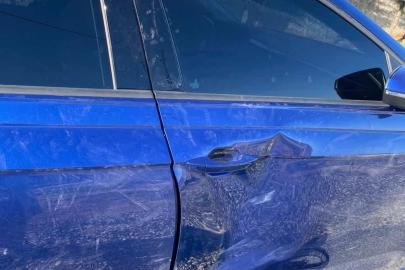 Park halindeki araca çarpıp kaçtı