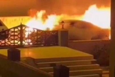 Park halindeki lüks otomobil alev alev yandı