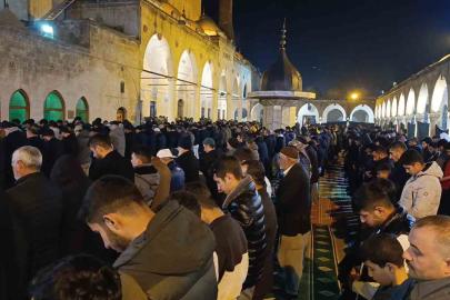 Peygamberler şehrinde Kadir Gecesi coşkusu