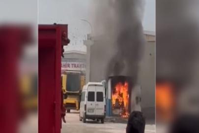 Şanlıurfa’da elektrik panosu bomba gibi patladı
