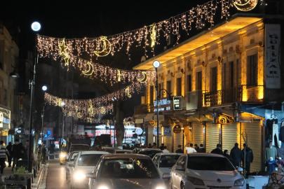 Şehrin kalbi Divanyolu daha ışıltılı hale geldi