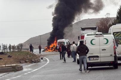 Sürücüsünün kontrolünden çıkan otomobil takla atıp alev aldı