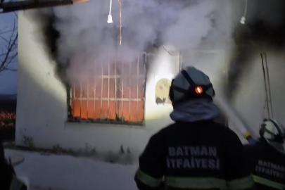 Tek katlı ev alevlere teslim oldu