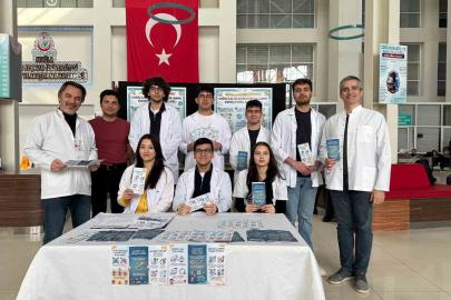Tıp Fakültesi öğrencileri antibiyotik kullanımı hakkında bilgilendirdi