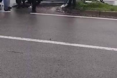 Trafik kazası: Araç refüje çarparak durabildi