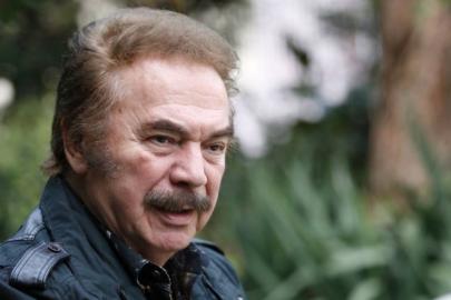 Usta sanatçı Orhan Gencebay tedavisinin ardından taburcu edildi