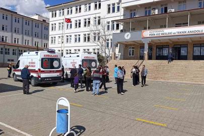 3 öğrenci gıda zehirlenmesi şüphesiyle hastanelik oldu