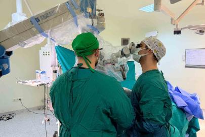 Bir haftada üç ileri düzey beyin tümörü ameliyatı başarıyla gerçekleştirildi