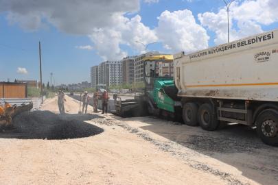 Büyükşehir, Buluntu Hoca bulvarı’nda asfalt atağını sürdürüyor