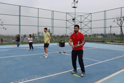 Eyyübiye Belediyesi’nden Ücretsiz Tenis Kursu