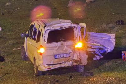 Hafif ticari araç şarampole yuvarlandı: 1 ölü, 1 ağır yaralı