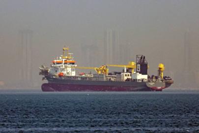 Hürmüz Boğazı yeniden kapatıldı: Dünya alarmda